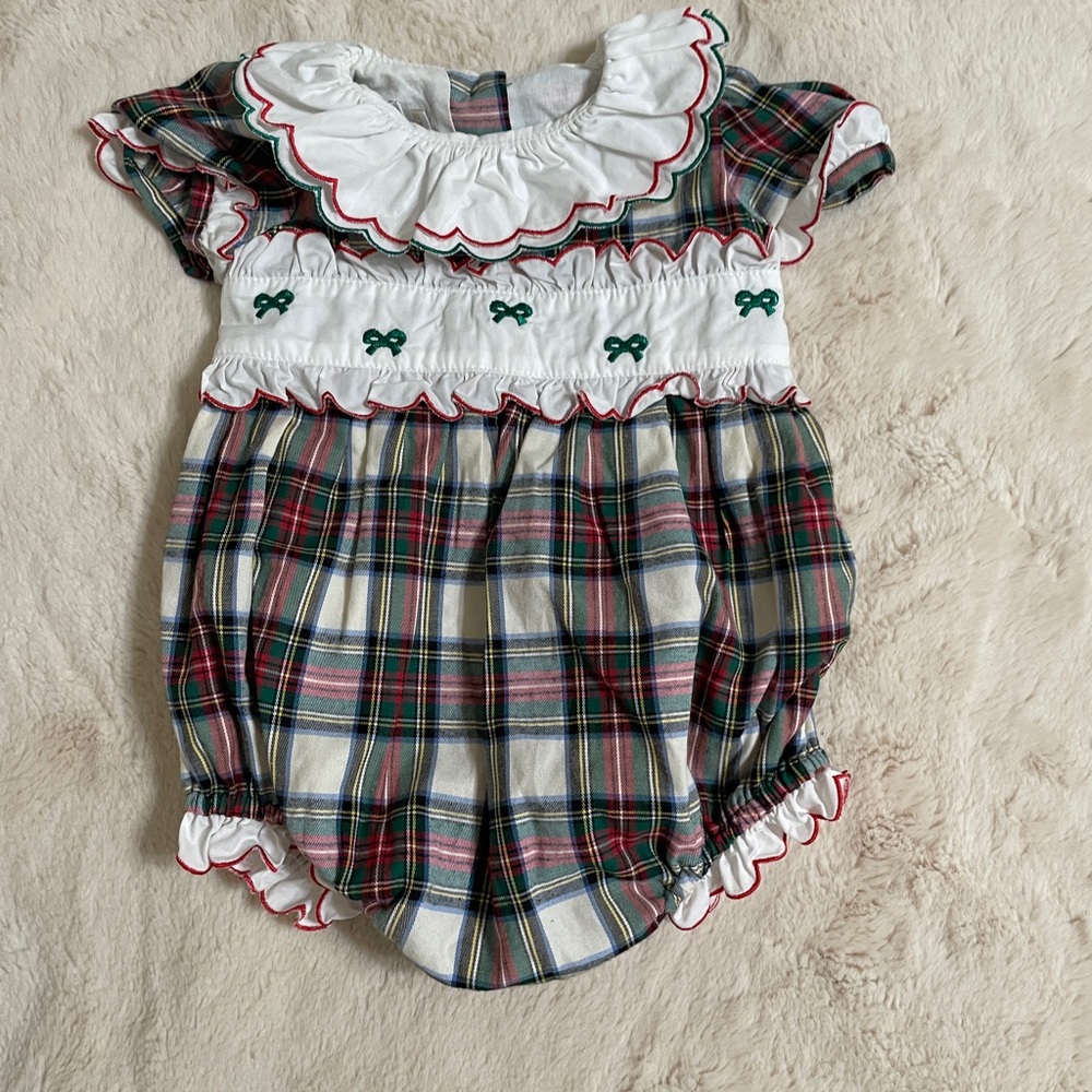 Sal e Pimenta Girls Bubble Romper Holiday Plaid with Embroidered Green Bows